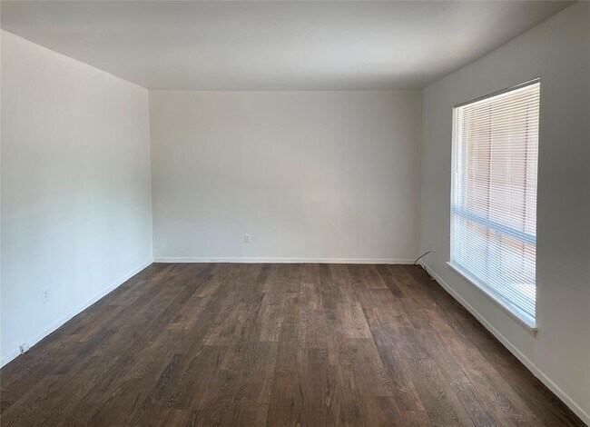 Building Photo - 1529 Wirt Rd