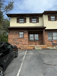 Building Photo - A wonderful Bellhaven townhouse!!!!