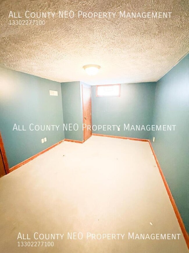 Building Photo - 106 Selden Ave