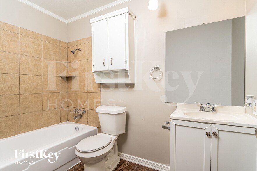 Building Photo - 4913 Alta Oaks Ln