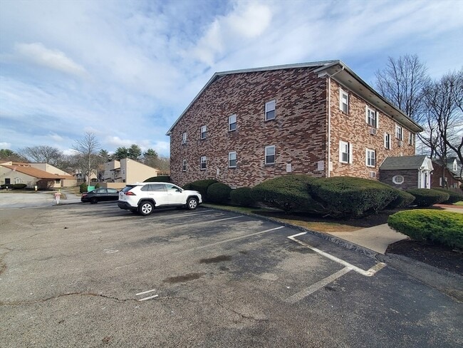 Building Photo - 215 Pearl St