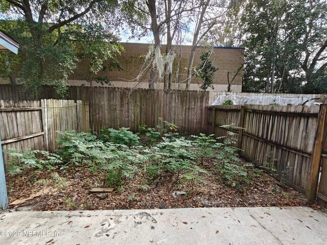 Building Photo - 6028 Duclay Rd