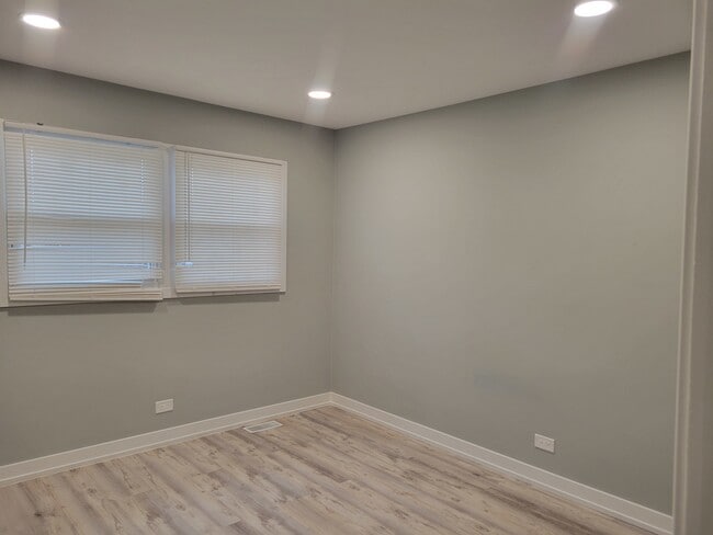 Building Photo - 1001 E Callero Cir