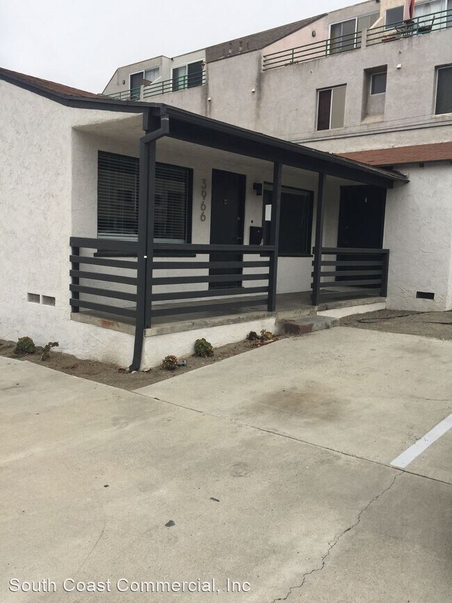 Building Photo - 3958-3966 Riviera Dr