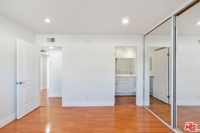 Building Photo - 4238 Whitsett Ave