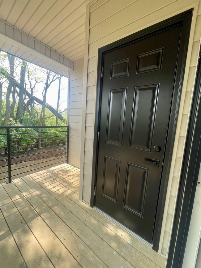 Building Photo - 111 Juniper Path