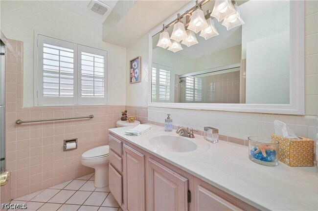 Building Photo - 4520 SE 9th Ave