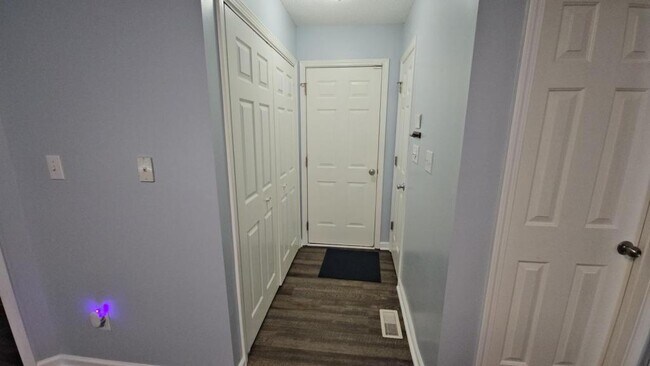 Building Photo - 108 Kimeo Way