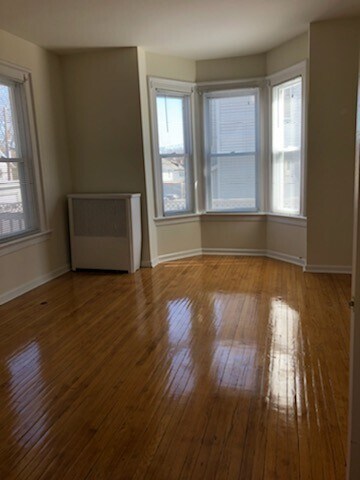 Building Photo - 142 Walnut St