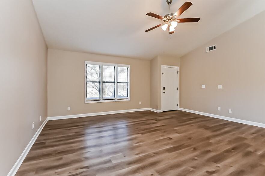 Building Photo - 80 Hartley Way