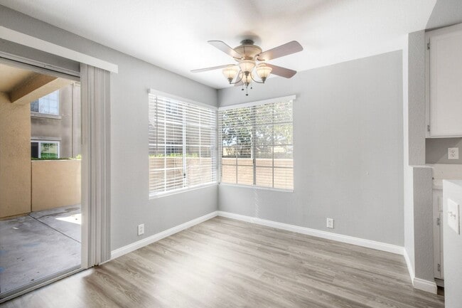 Building Photo - Bright One bedroom, one bath home in Mira Mesa!