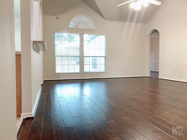 Building Photo - 16422 Pinon Vista Dr