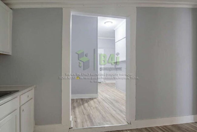 Building Photo - 705 Barnesville St