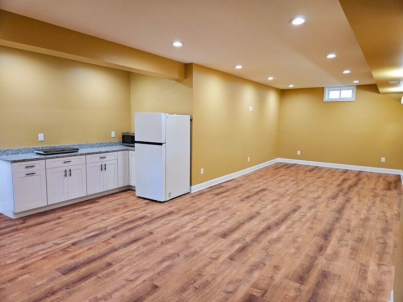 Building Photo - 10801 Valley Falls Ct