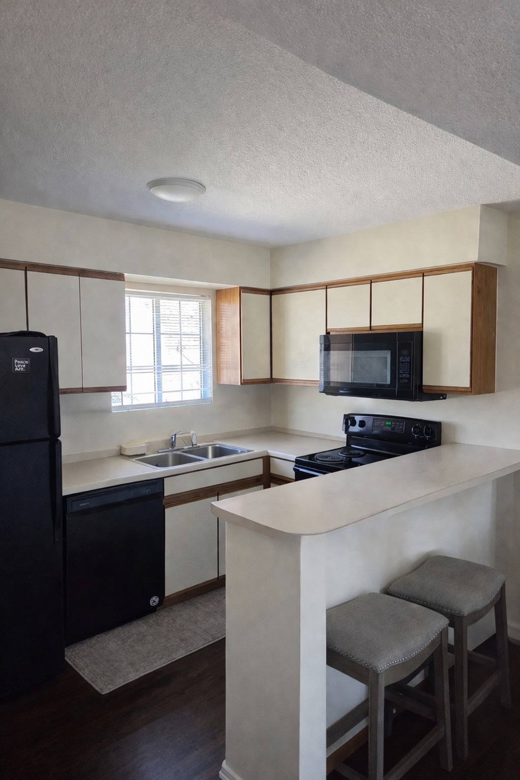 Building Photo - 800 Huntridge Dr