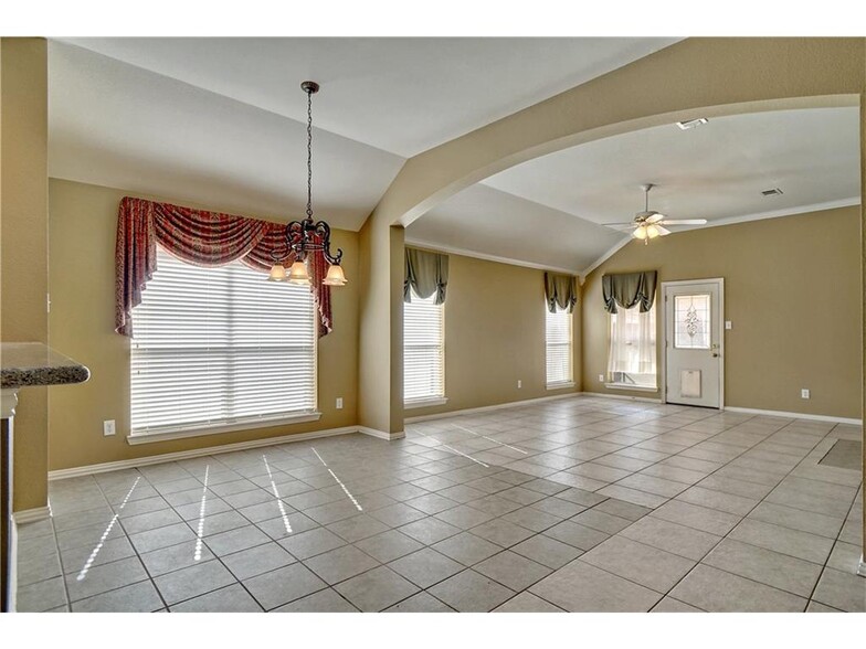 Dinning room - 11509 Crystal Falls Drive