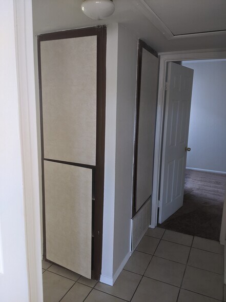 Building Photo - 1811 E Grand Ave