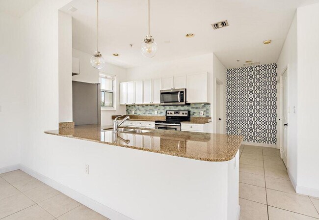 Building Photo - 3960 N Flagler Dr