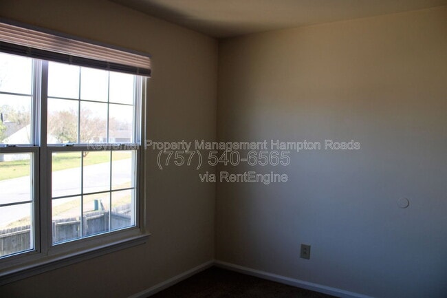 Building Photo - 1 Peachtree Ct