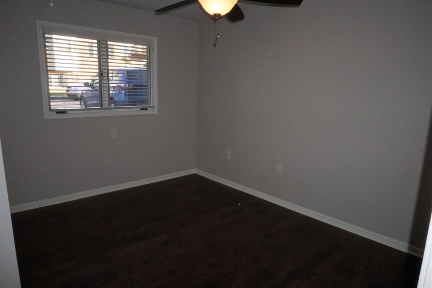 Building Photo - 114 Pinewood Dr