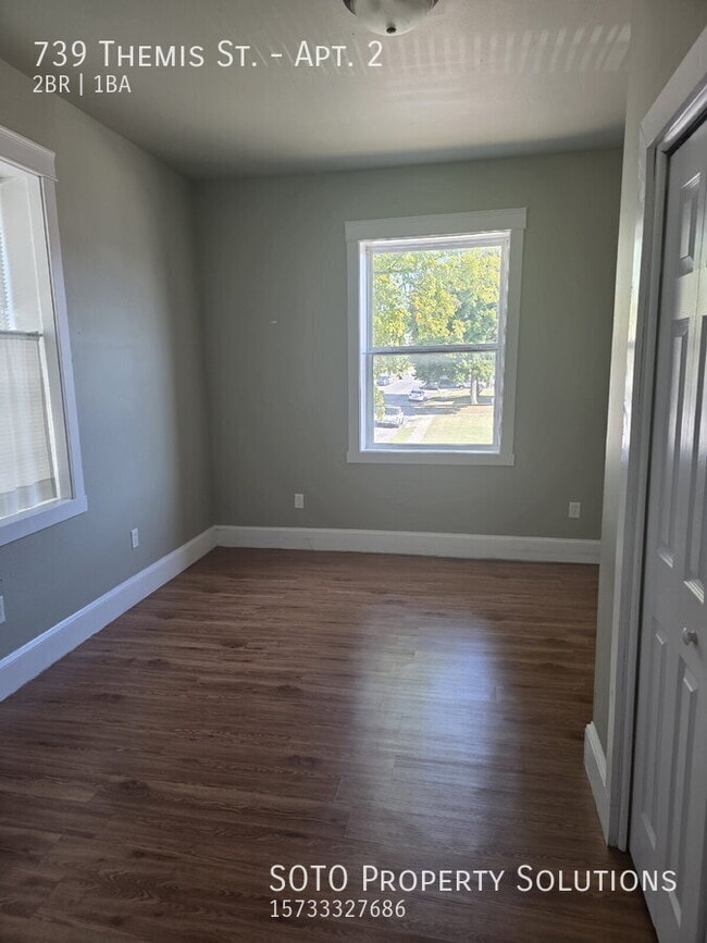 Building Photo - 739 Themis St