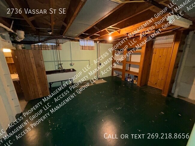 Building Photo - 2736 Vassar Dr SE