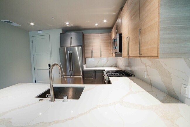 Building Photo - Rhine House Lofts