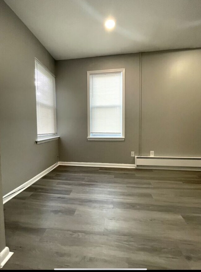 Building Photo - 970 McLean Ave