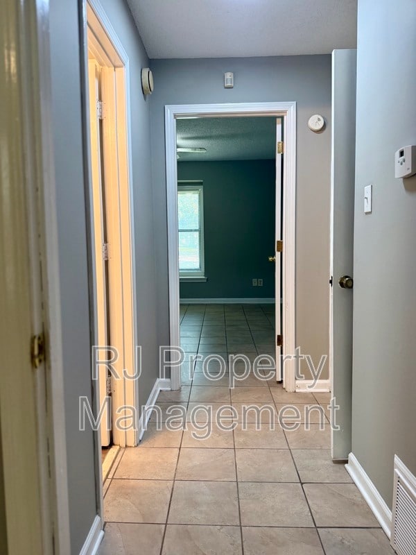 Building Photo - 4521 Stony Point Dr
