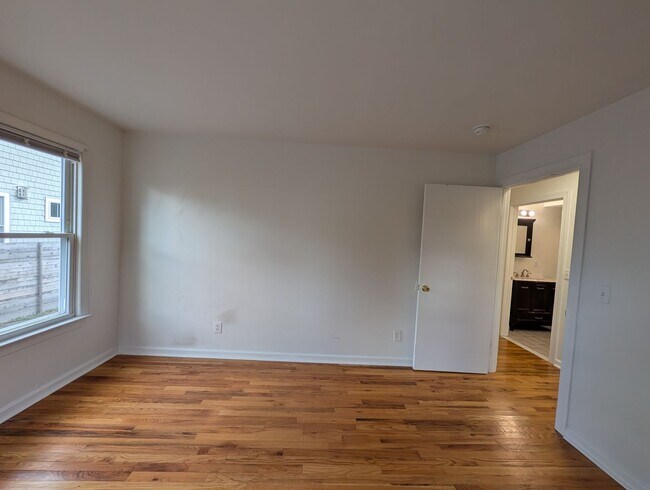 Building Photo - 511 Sewall Ave