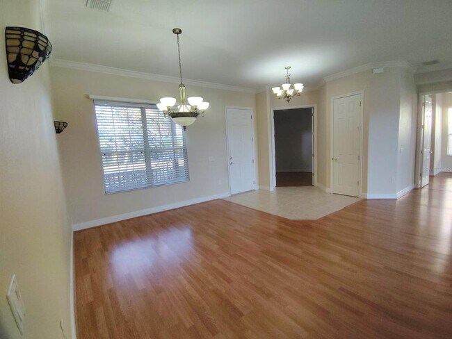 Building Photo - 843 Glendora Rd