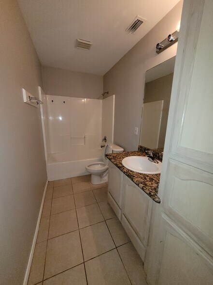 Building Photo - 629 S Dfw Dr