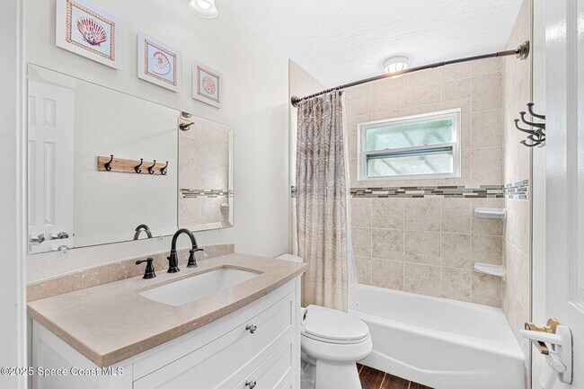 Building Photo - 445 Diana Blvd