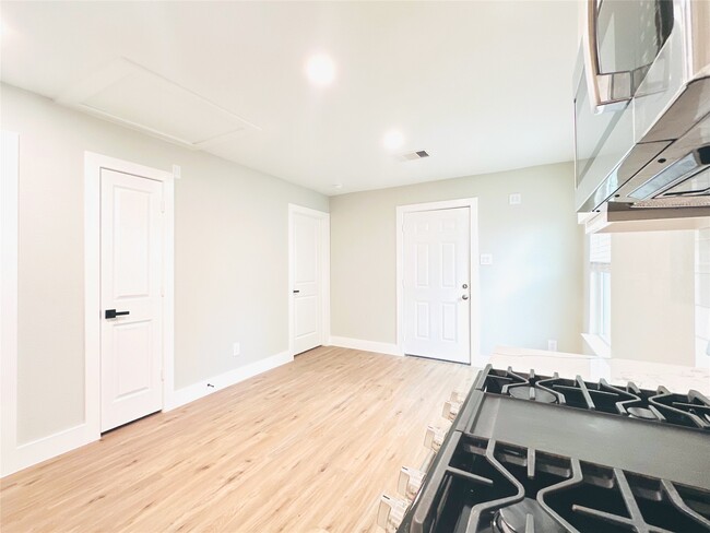 Building Photo - 11130 Hanning Ln