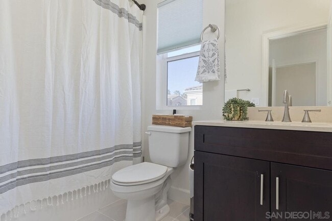 Building Photo - Chula Vista - Adorable 3 Bedroom 3 Bath To...