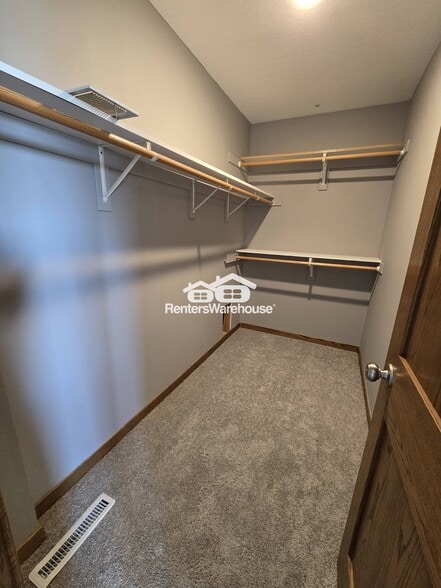 Building Photo - 930 Aspen Cir