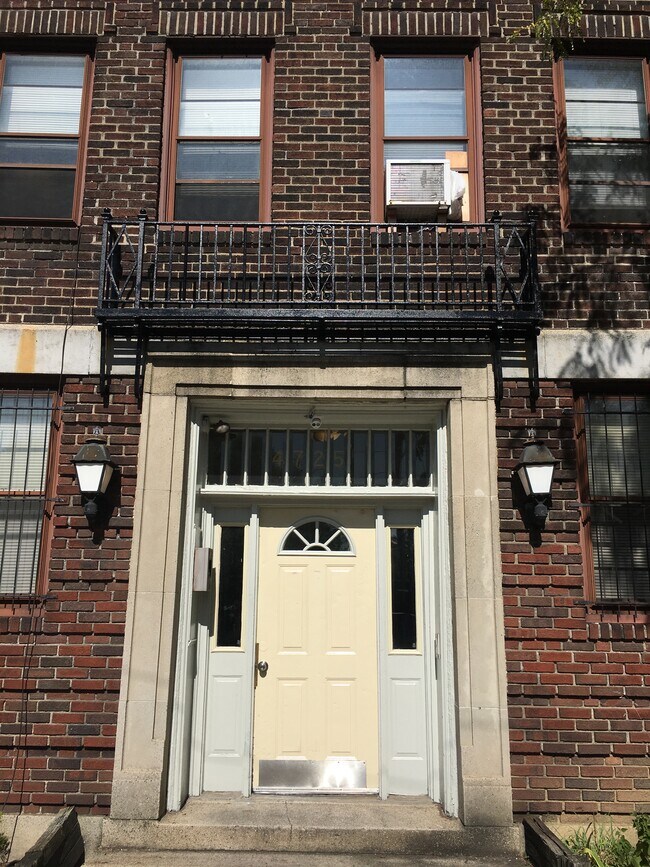 Building Photo - 4725 Chester Ave