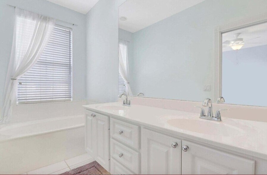 Building Photo - 156 Santa Barbara Way