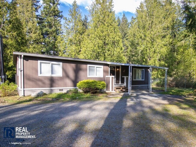 Building Photo - 2 Bed / 2 Bath Home with 4-Car Garage, Large Yard & RV Parking in Graham!