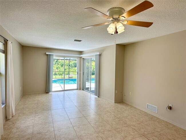 Building Photo - 5024 Southern Pine Cir