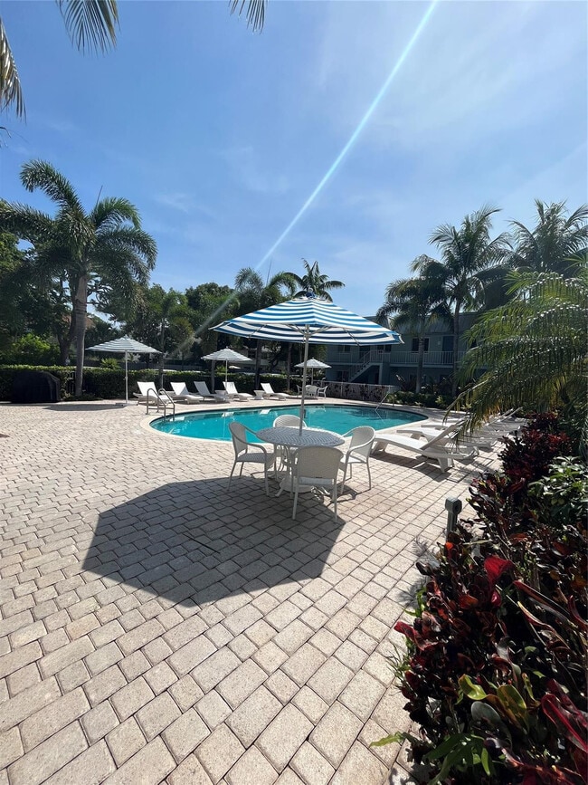 Building Photo - 1311 NE 18th St