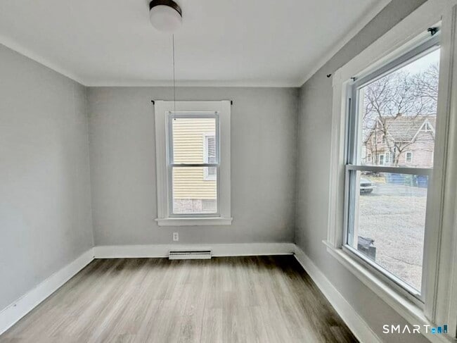 Building Photo - 15 Bassett St