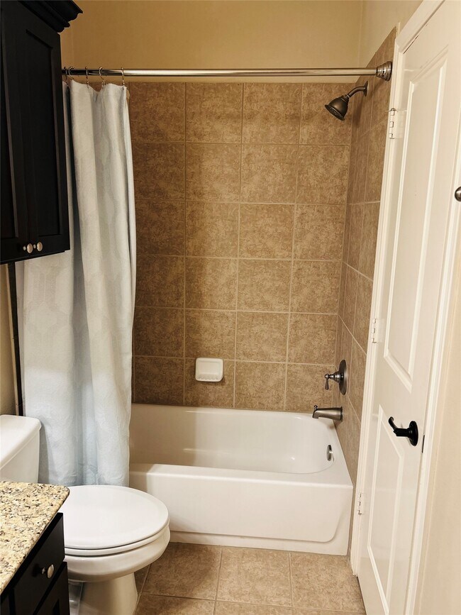 Building Photo - 1049 W 22nd St