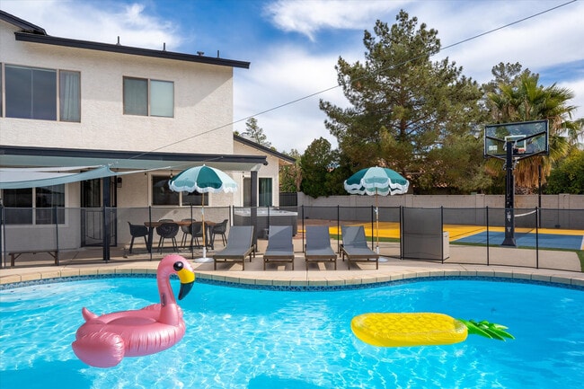 Building Photo - 15232 N 49th St