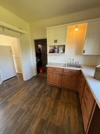 Building Photo - 3bd 1 1/2 ba