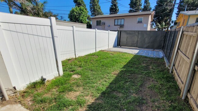 Building Photo - p12216