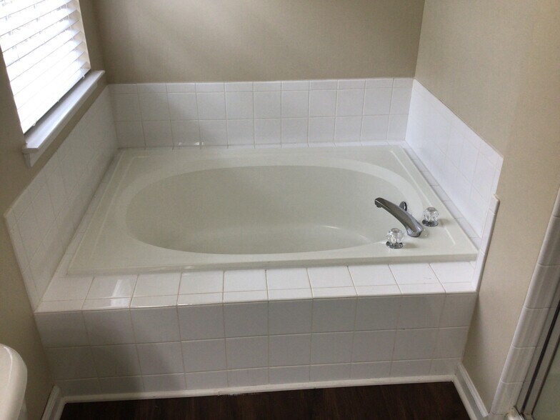 Building Photo - 7534 Sparkleberry Dr