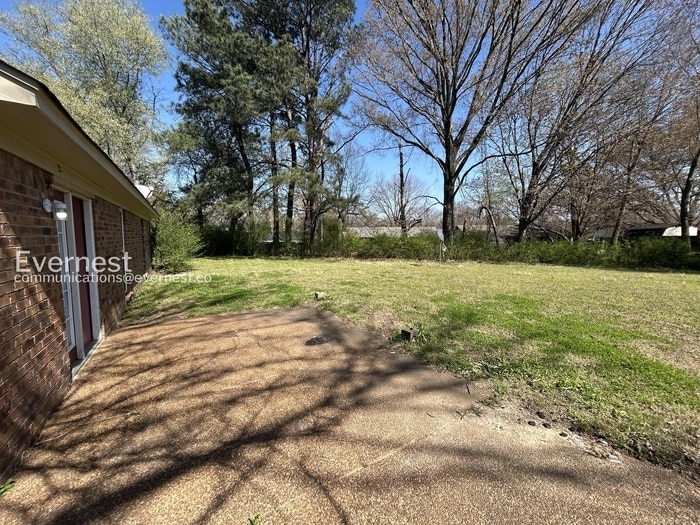 Building Photo - 6585 Fairwood Cove