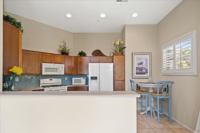 Building Photo - 3975 N Hualapai Way