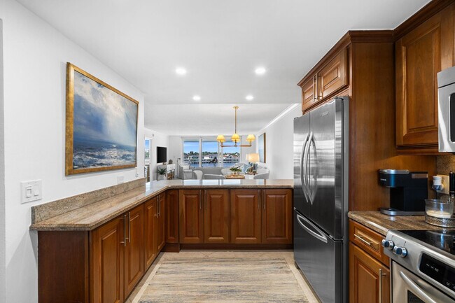 Building Photo - 511 Bayshore Dr